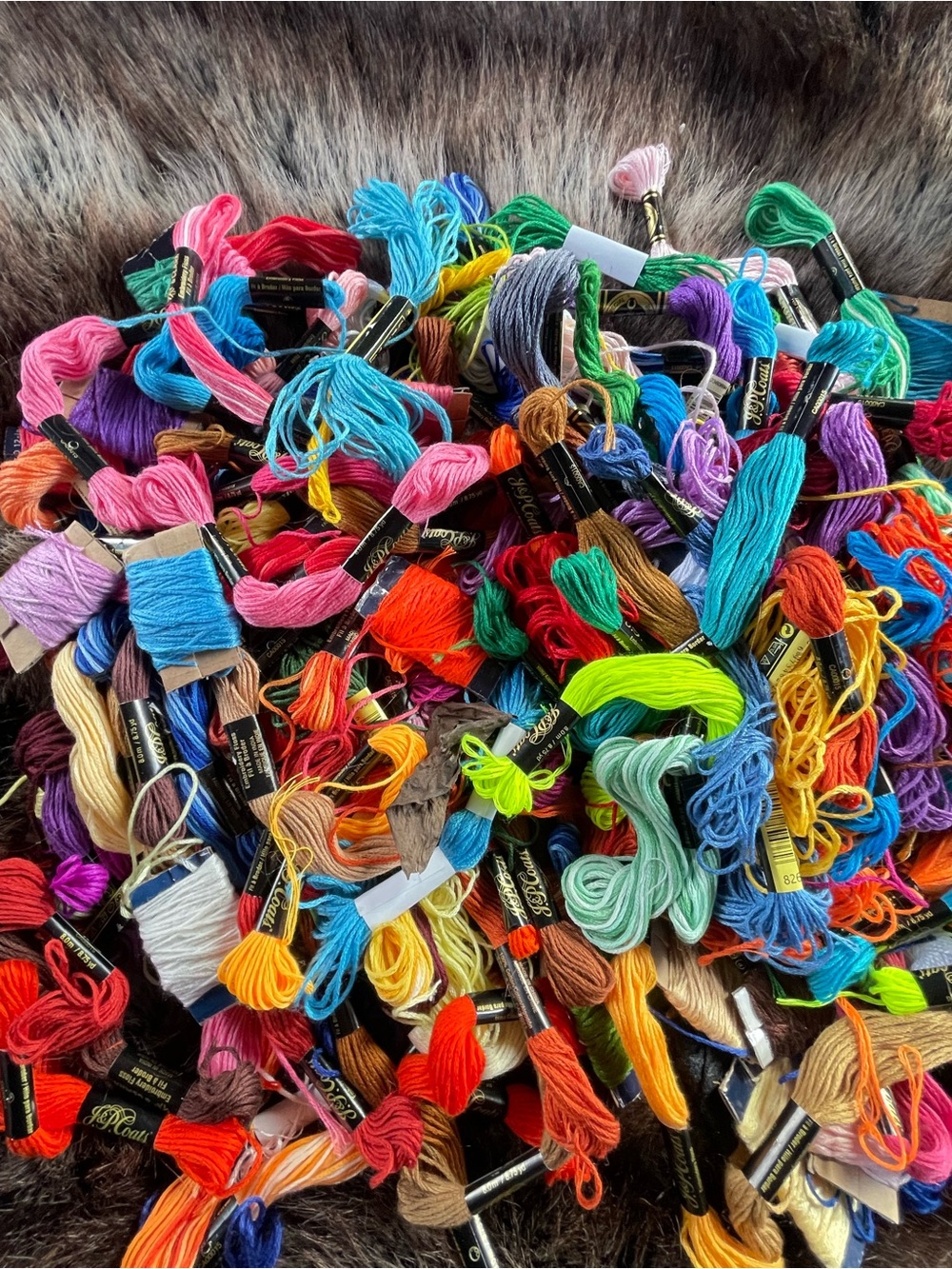 Embroidery Thread Lot - Picture 2 of 4